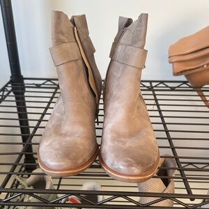 Paul Green Light Brown Ankle Boots